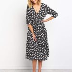 Robe fleurie noire et blanche