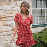 robe rouge fleurs blanches
